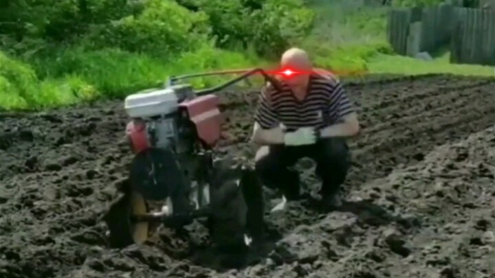 He's here—Paul Korchagin's knees are unbreakable!