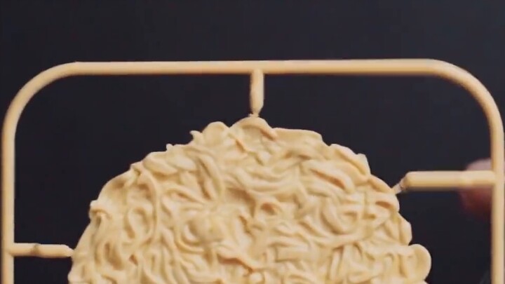 [Gundam Crispy Model Play Series] Perakitan Cepat Mie Cup Nissin~~~