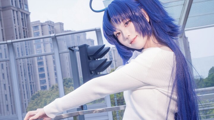 Yuka, who has a very girlfriend-like vibe, YukiSora, danced in spring.