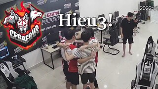 Cảm động hình ảnh các thành viên Cerberus Esports động viên và cổ vũ nhau sau trận đấu