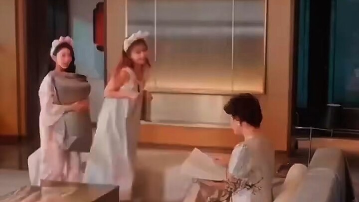 PART. 21 My bestie and i traveled through the book of a wealthy family