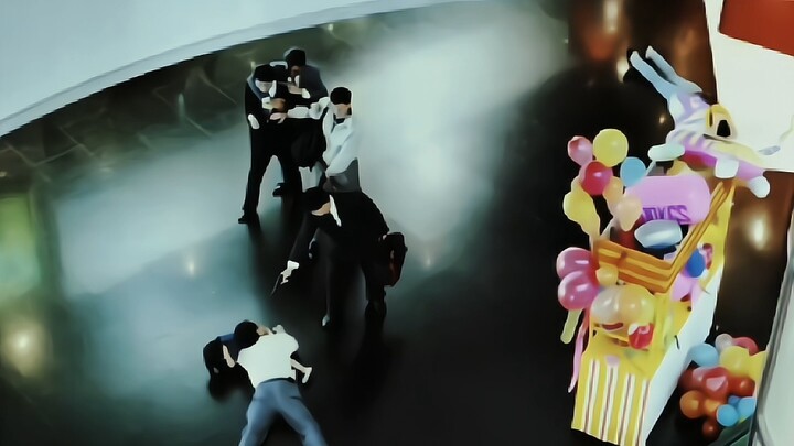 “Pedang itu adalah Pedang Terbang Xiao Li.”