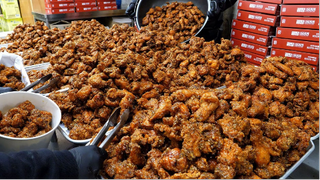 Làm gà rán tỏi - Món ăn đường phố Hàn Quốc