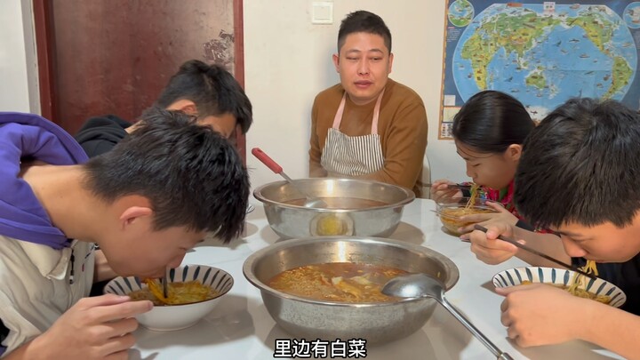 不想做饭怎么办？那就吃泡面吧 正好四胞胎很久没吃了 今天就偷个懒吧。