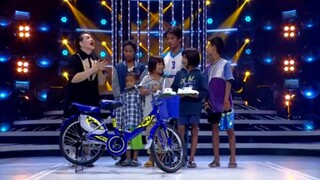 ผู้ที่เป็น Sing Your face off the week EP.4 คือ....