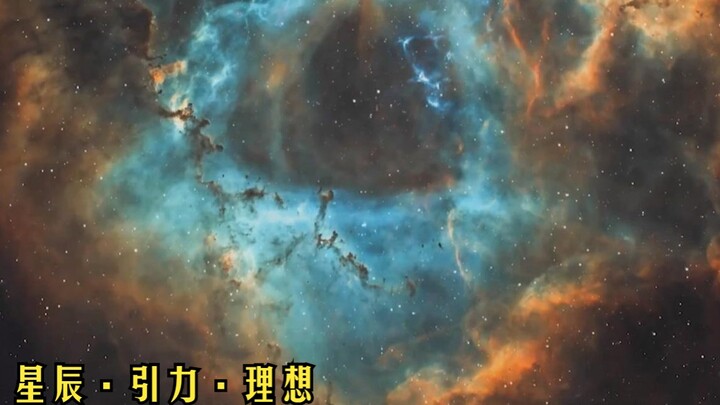 Ketegangan ideal dan gravitasi realitas berdampingan; cahaya kebebasan tak pernah padam!