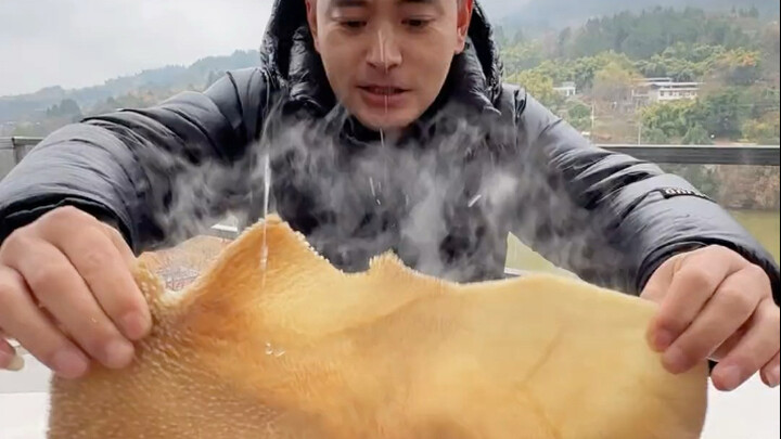 It’s cold—time for hot pot! But I’m only having one slice of tripe.