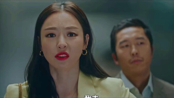 Adegan terkenal Lee Da Hee dalam drama di mana dia memamerkan kekuatan bertarungnya