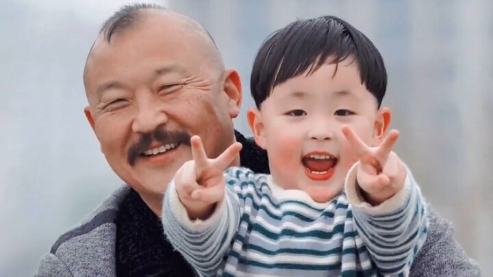 Ông nội khí thế vậy mà cháu trai lại ngọt ngào đến thế?
