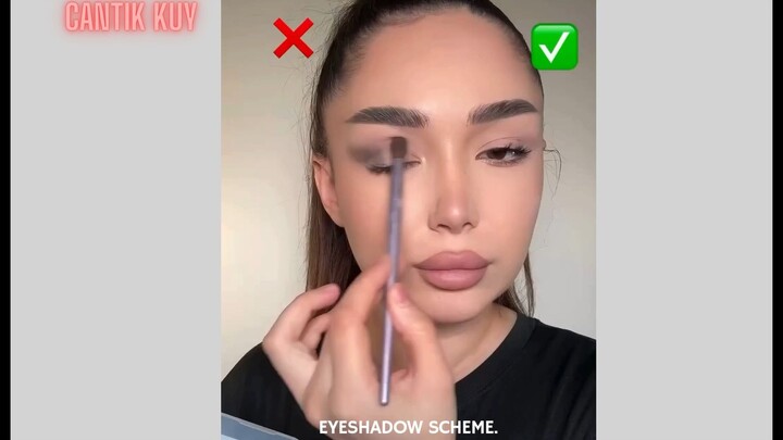 Eyeshadow scheme.
