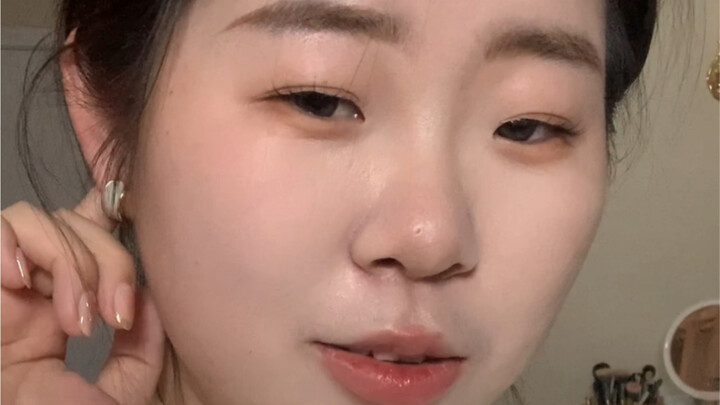 Riasan yang dibuat berdasarkan panduan dari penata rias