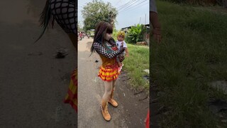 Bety Gedang Klutuk Gendong Bayi