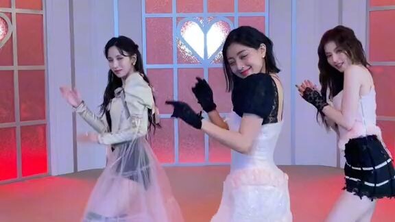 Twice moonlightsunrise sana jihyo mina