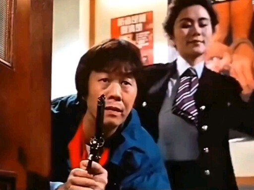 Michael Hui: Senior, we are going to catch zombies, why are we going into the archives room?