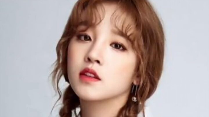 #Song Yiqi  Gaya manjanya benar-benar mirip sekali dengan diriku!