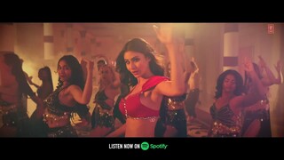Fakeeran__Video__Mouni_Roy___Sagar_Midda___Tanishk_Bagchi___Zahrah_S_Khan___Arvindr_K___Bhushan_K(10