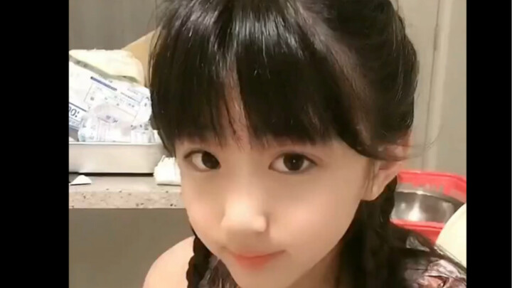 Revisiting "Good Morning, Duck"—back then, her hair and eyelashes were both very thick.