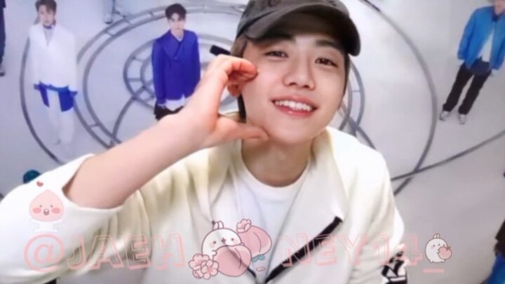 Team up with the heroine vs. team up with the guys—hahaha, I’m dying of laughter!