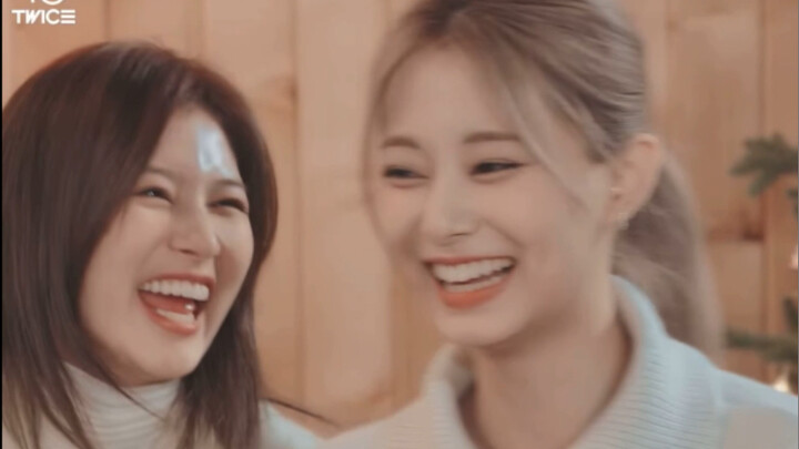 【SaTzu】sana: ที่รัก～ จื่ออวี่: ที่ฮี～ คุณพี่ผู้ได้รับของขวัญคนนี้ดีใจเกินไปแล้วนะฮา