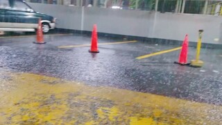 这雨下的路上都淹水了
