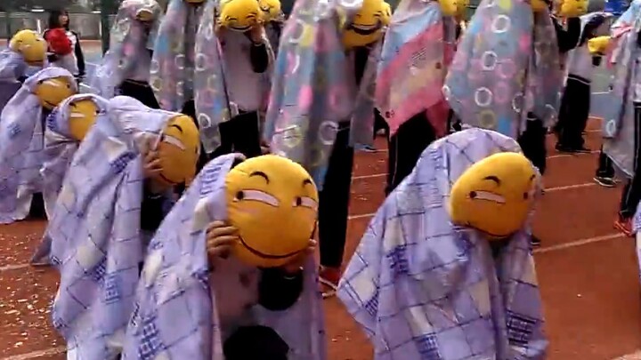 Pertemuan olahraga mahasiswa "liar banget"! Penuh dengan "emoji" berjalan! Netizen: Aku sampai menan