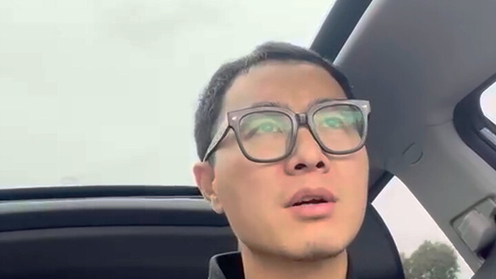 Công ty nào vẫn còn viết báo cáo hàng ngày, hàng tuần?