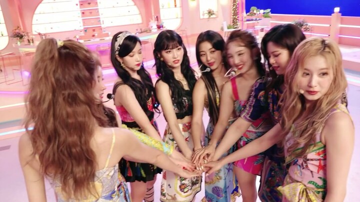 [TWICE Chinese Subtitles] 'Alcohol-Free' Stage Behind the Scenes | Harper's BAZAAR