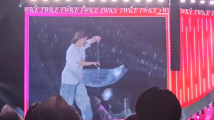 Yoo Jeongyeon: No One Knows the Stage Better Than Me [TWICE 5th World Tour]