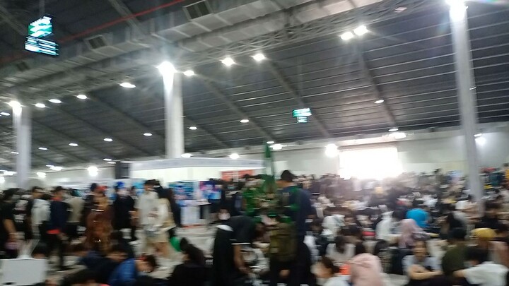 AniAni rộng thế mà đông dễ sợ