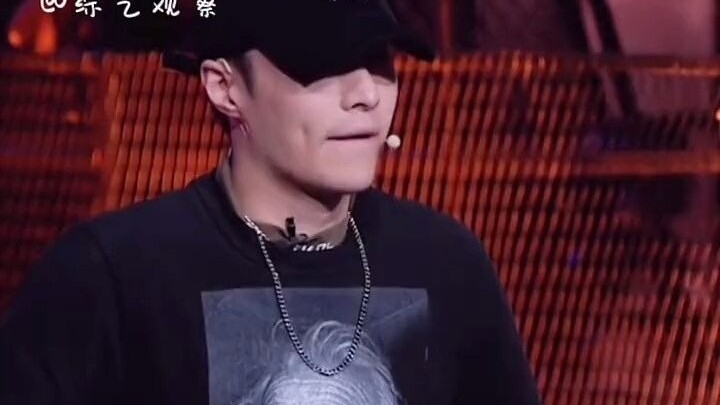 จางอี้ซิง: ยิ่งสวมหมวกให้ต่ำเท่าไหร่ ใจก็ยิ่งหดหู่มากขึ้นเท่านั้น