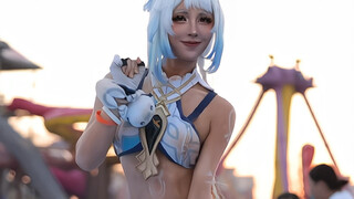 Mom, I saw a dark-skinned Vietnamese person shaking at the water park.