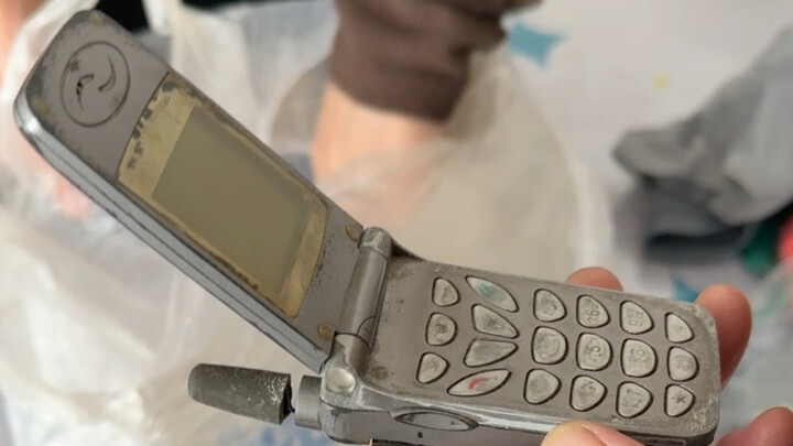 A bag of old phones, half a family’s history.
