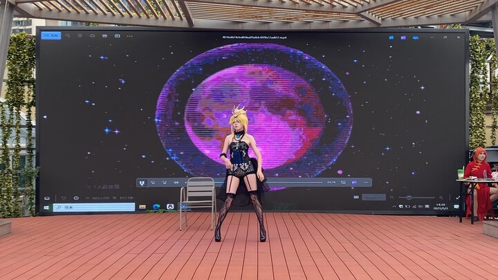 Kỷ lục leo bục của Kroto.