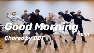 Choi Ye-na and YENA's "Good Morning" choreographer version on the same screen comparison