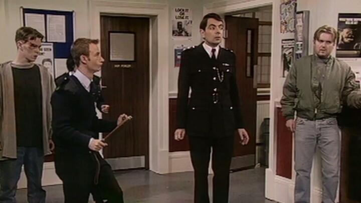 The.Thin.Blue.Line.S01E05.720p.AMZN.WEBRip.x264-GalaxyTV