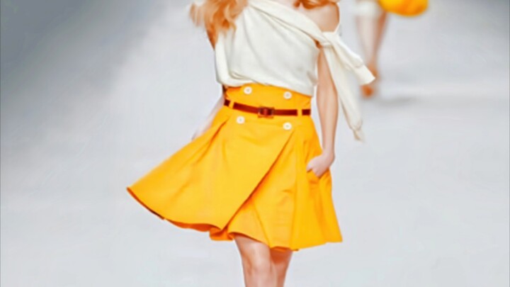 So full of energy! It’s a shame that this kind of runway vibe is rarely seen these days.