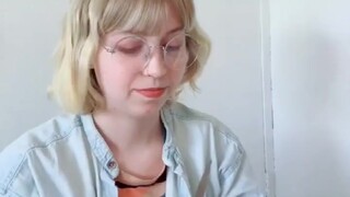 สาวน้อยที่มีความบกพร่องทางการได้ยินหลังจากเปลี่ยนเครื่องช่วยฟังแล้ว ทุกวันก็เหมือนเด็กน้อยขี้สงสัย