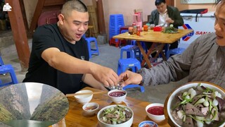 Lòng trần Tiết canh tại Phố Cổ Đồng Văn…..