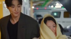 The person in the car is Sun Jae! The yellow scarf is from the scene where Lin Yu went to find Sun J