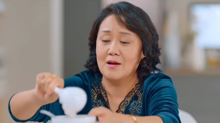 Keluarga mertua pria bejat menganiaya tokoh utama wanita, sang tokoh utama balas dengan sikap tegas 