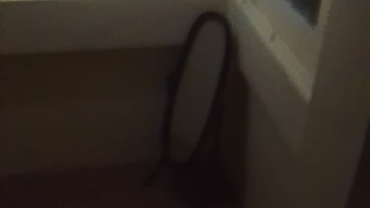 nakakatakot parang may  naka tingin sa akin sa loob ng salamin..🥺👻