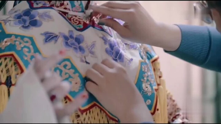 Hồ Tôn đã đạt 100 nghìn lượt theo dõi trên Bilibili, “trang phục nữ” mà bạn mong đợi đã xuất hiện rồ