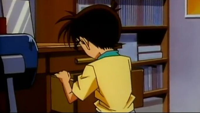 CONAN ปี 3 ตอนที่ 136 ผู้หญิงที่มาจากองค์กรชุดดำ กับคดีฆาตกรรมอาจารย์มหาวิทยาลัย