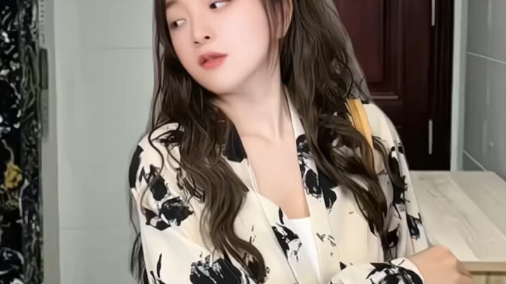 Any moms with the same look?