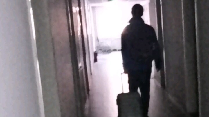 Senior-year direct Ph.D. roommate drops out to retake the entrance exam, chasing his dream of attend
