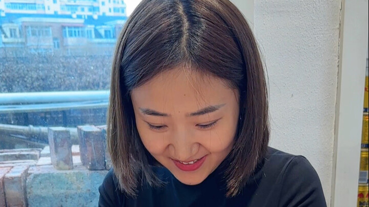 Tôi phát hiện ra rồi, dọn dẹp đồ trong tủ lạnh mà ăn lẩu xiên thì hợp quá!