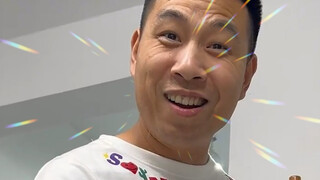瑞士卷事件 我：买了8个瑞士卷（话音未落）男：先别出声！等孩子睡了 我们一人一半）