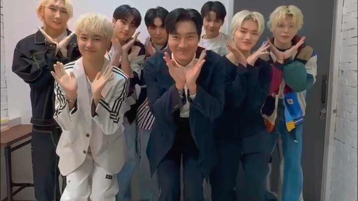 【SUPER JUNIOR】Bersenang-senang saat menari bersama EASTSHINE✨