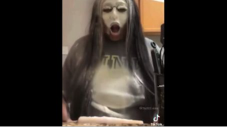 Đoán xem nhìn giống gì nào - chúa hề