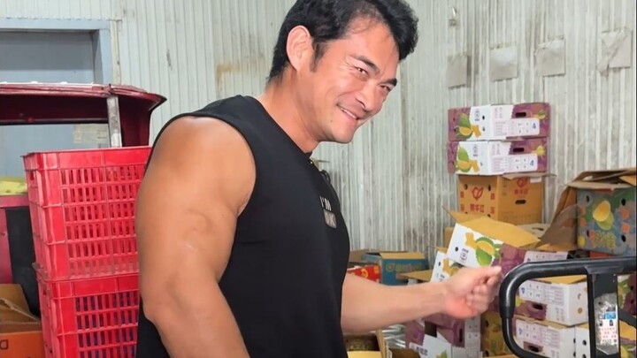 هل فاكهة الدوريان في سوق هونغشينغ للجملة باهظة الثمن حقًا؟ تعال وانظر بنفسك!